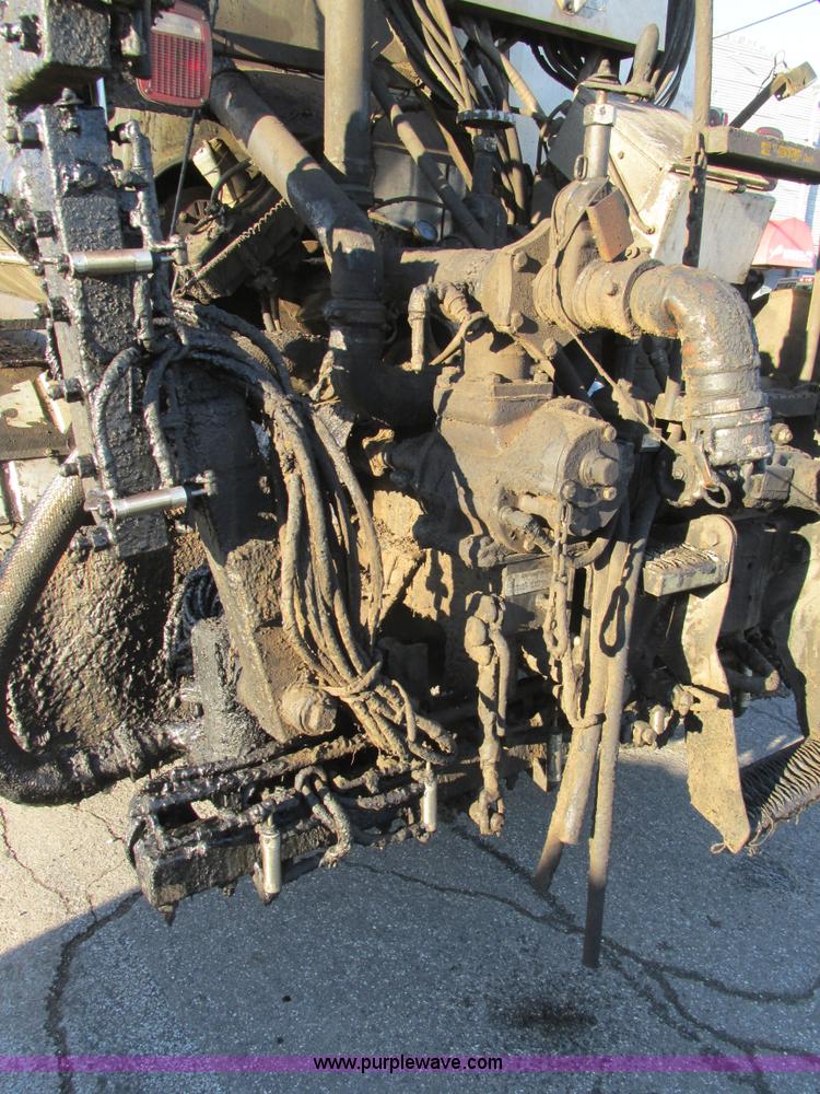 image for item K5219 1999 Sterling L8513 oil distributor