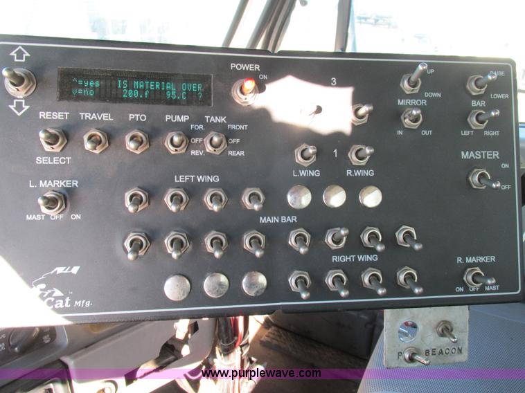 image for item K5219 1999 Sterling L8513 oil distributor