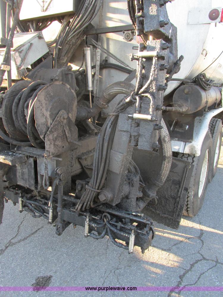 image for item K5219 1999 Sterling L8513 oil distributor