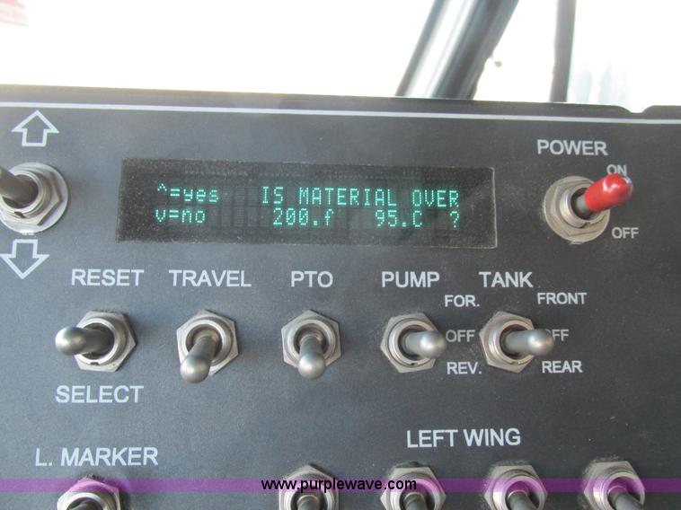 image for item K5219 1999 Sterling L8513 oil distributor