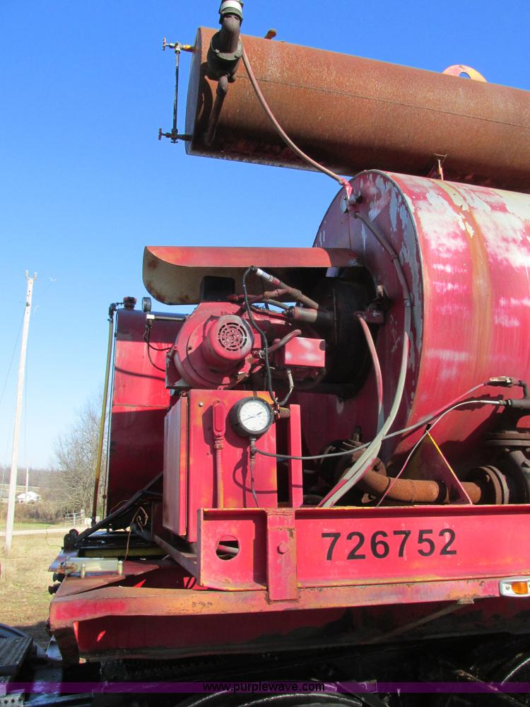 image for item K5223 1978 Childers R25MTMS1408 oil heater