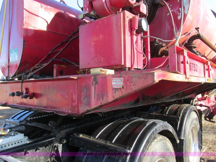 image for item K5223 1978 Childers R25MTMS1408 oil heater