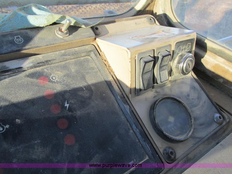 image for item K5242 1998 Caterpillar 963B track loader