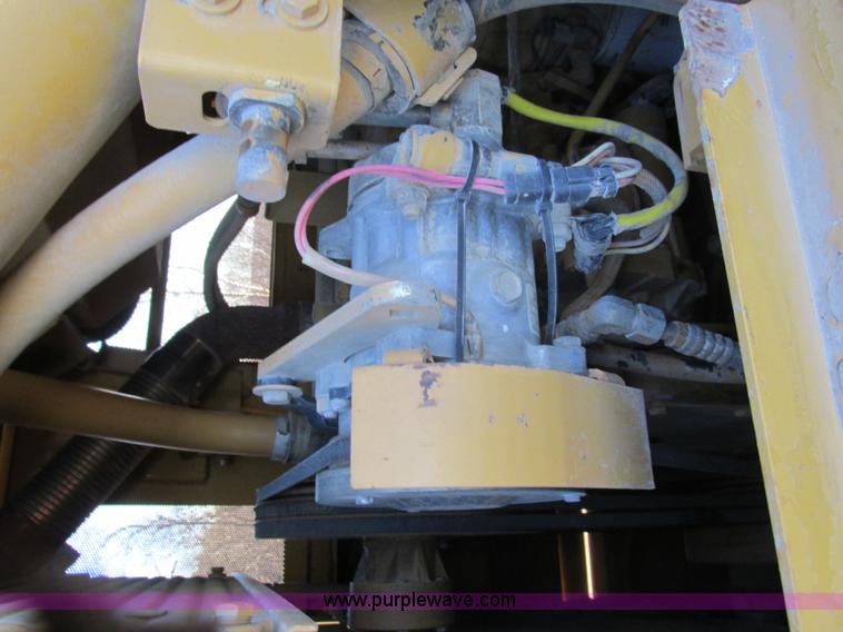 image for item K5242 1998 Caterpillar 963B track loader