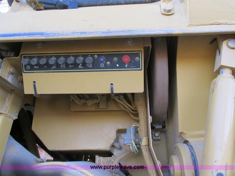 image for item K5242 1998 Caterpillar 963B track loader