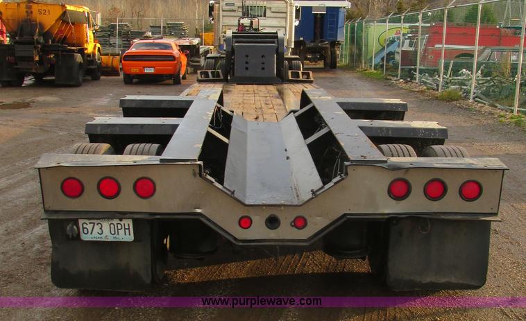 image for item K5246 2000 Fontaine LP50NCP lowboy equipment trailer