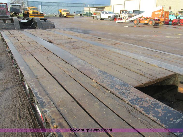 image for item K5246 2000 Fontaine LP50NCP lowboy equipment trailer