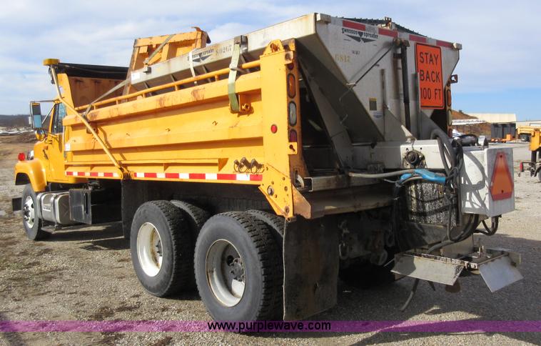 image for item K5251 2002 International F2554 dump truck