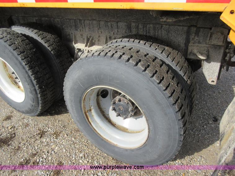 image for item K5251 2002 International F2554 dump truck