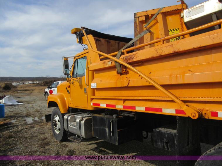 image for item K5251 2002 International F2554 dump truck