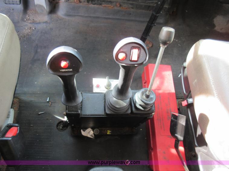 image for item K5251 2002 International F2554 dump truck