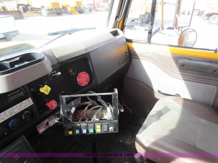 image for item K5251 2002 International F2554 dump truck