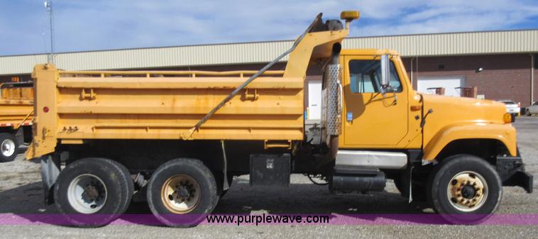 image for item K5252 2002 International F2554 dump truck