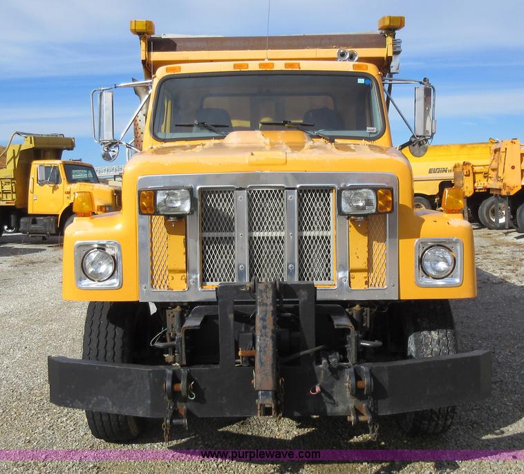 image for item K5252 2002 International F2554 dump truck