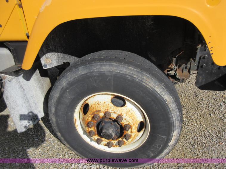 image for item K5252 2002 International F2554 dump truck