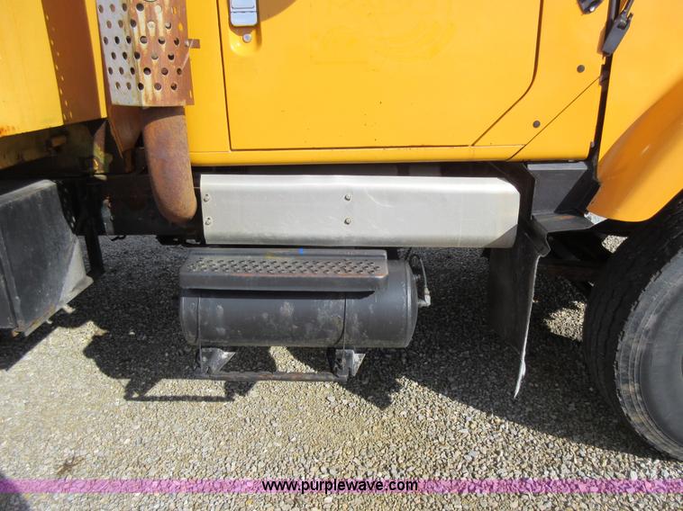 image for item K5252 2002 International F2554 dump truck