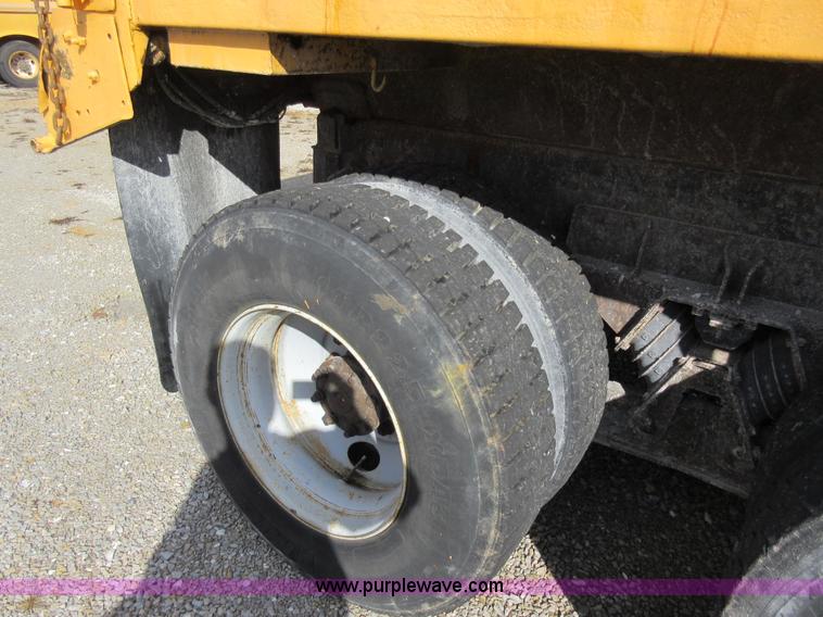 image for item K5252 2002 International F2554 dump truck