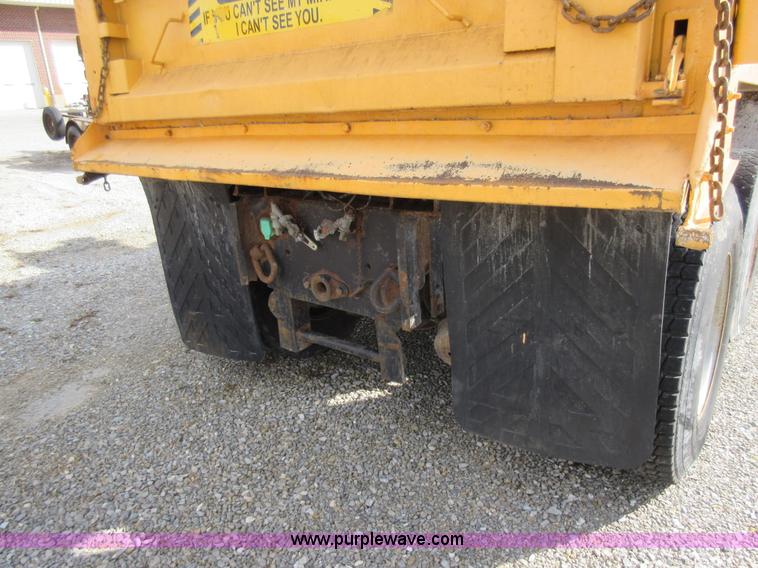 image for item K5252 2002 International F2554 dump truck