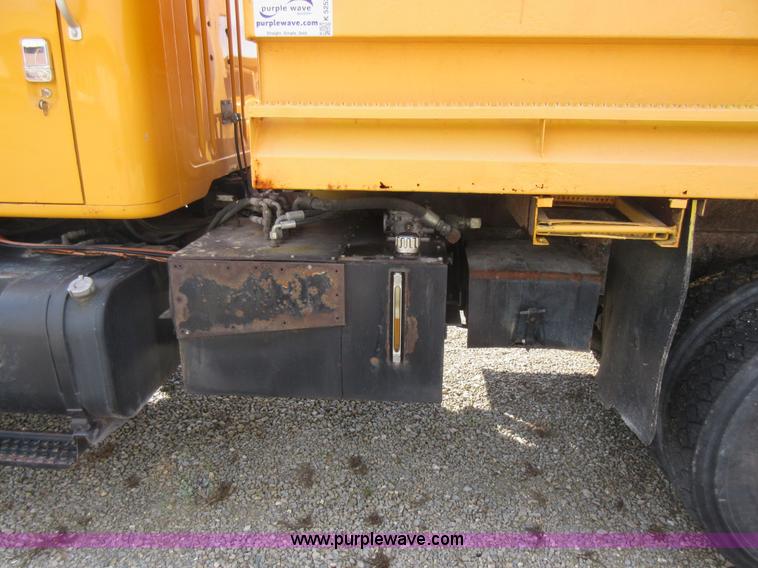 image for item K5252 2002 International F2554 dump truck