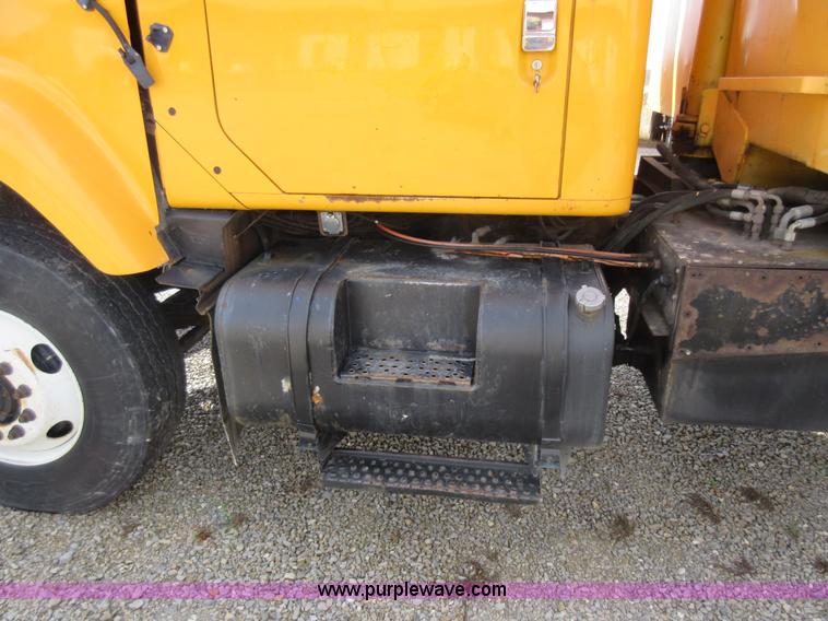 image for item K5252 2002 International F2554 dump truck