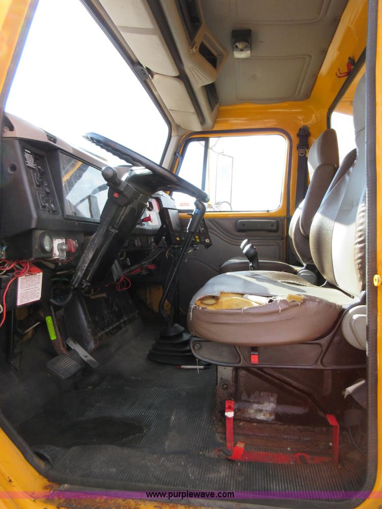 image for item K5252 2002 International F2554 dump truck