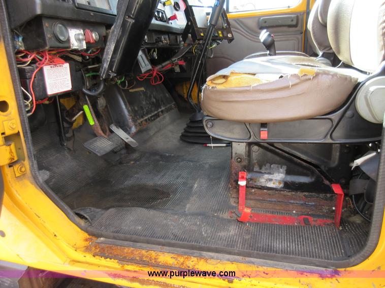 image for item K5252 2002 International F2554 dump truck