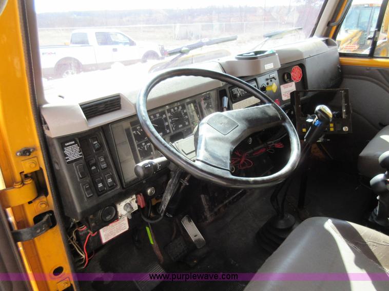 image for item K5252 2002 International F2554 dump truck