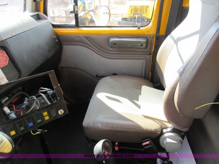 image for item K5252 2002 International F2554 dump truck