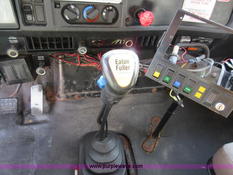 image for item K5252 2002 International F2554 dump truck