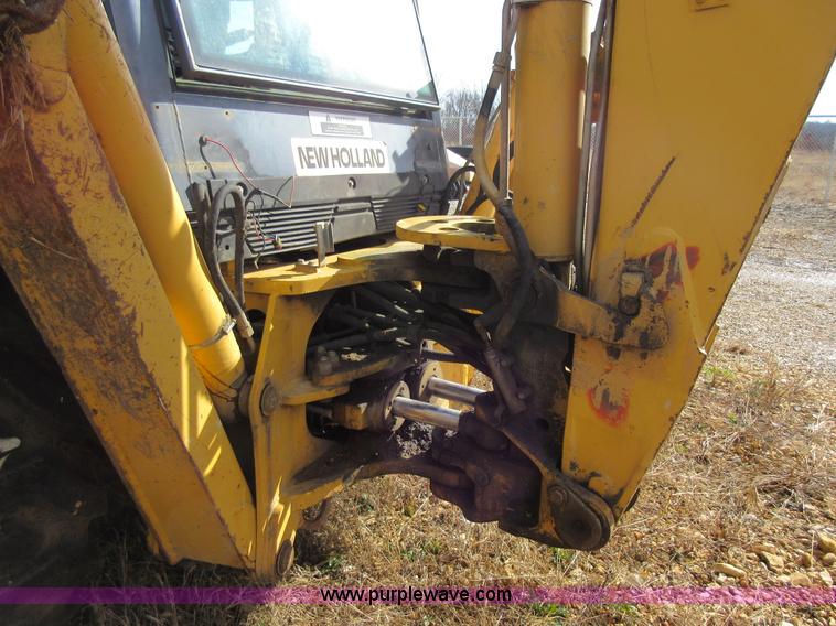 image for item K5253 1999 New Holland 675E backhoe