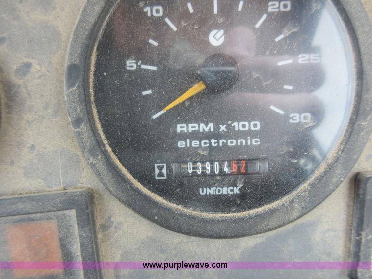 image for item K5253 1999 New Holland 675E backhoe