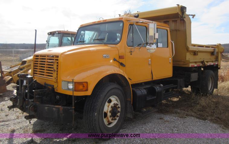 image for item K5254 2002 International 4900 dump truck