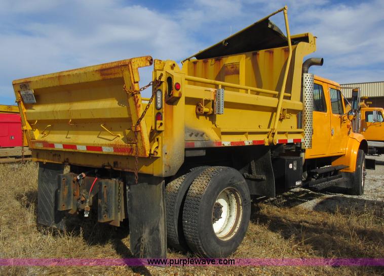 image for item K5254 2002 International 4900 dump truck