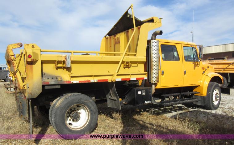 image for item K5254 2002 International 4900 dump truck