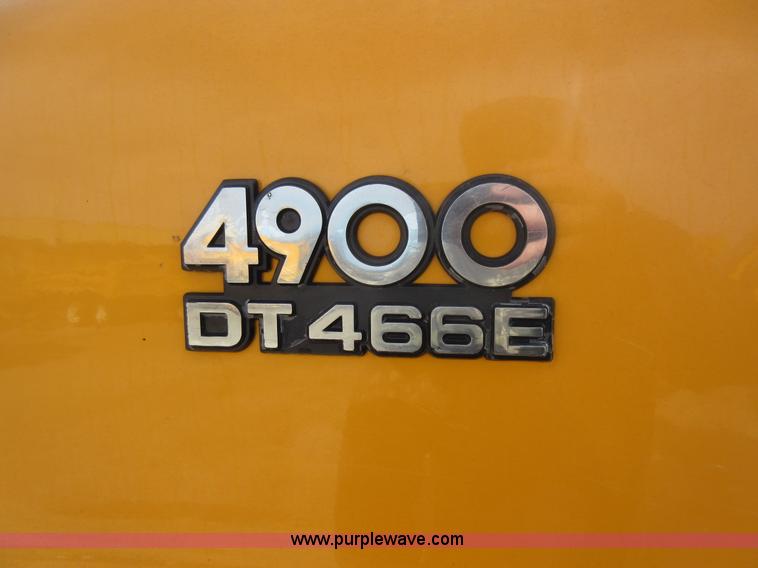 image for item K5254 2002 International 4900 dump truck