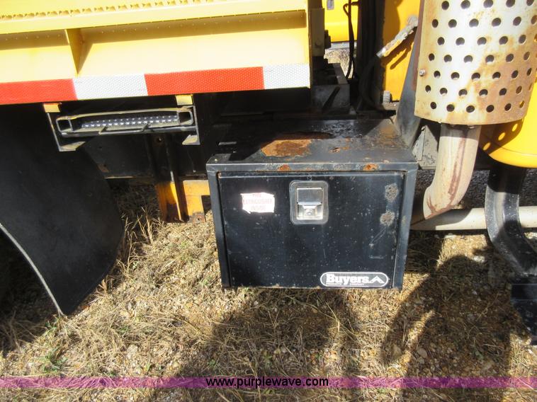 image for item K5254 2002 International 4900 dump truck