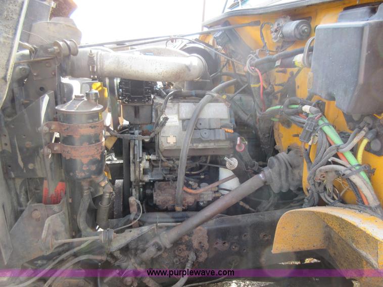 image for item K5254 2002 International 4900 dump truck