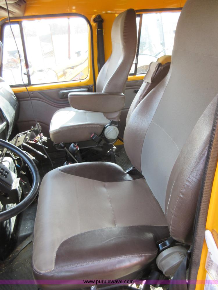 image for item K5254 2002 International 4900 dump truck