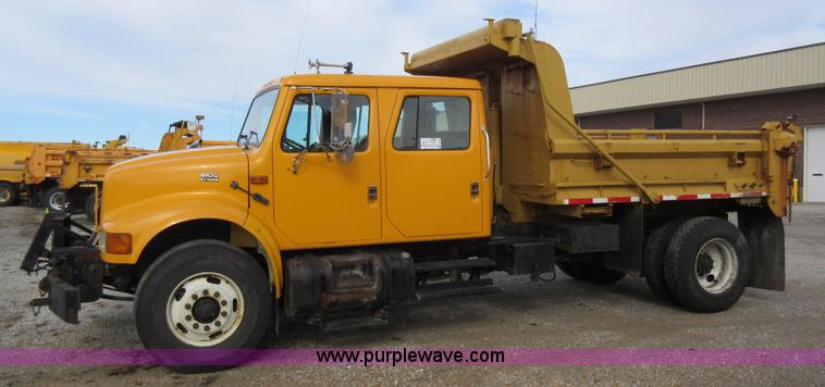 image for item K5255 2002 International 4900 dump truck