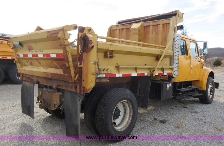 image for item K5255 2002 International 4900 dump truck