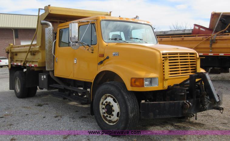 image for item K5255 2002 International 4900 dump truck
