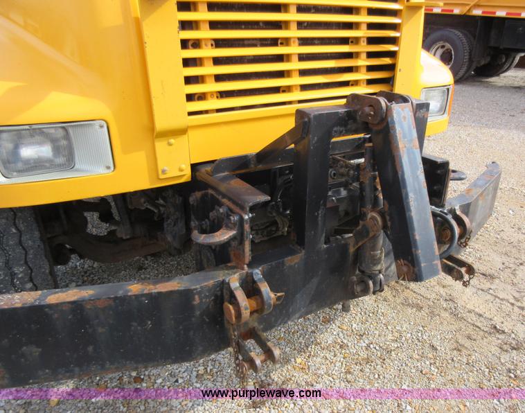 image for item K5255 2002 International 4900 dump truck