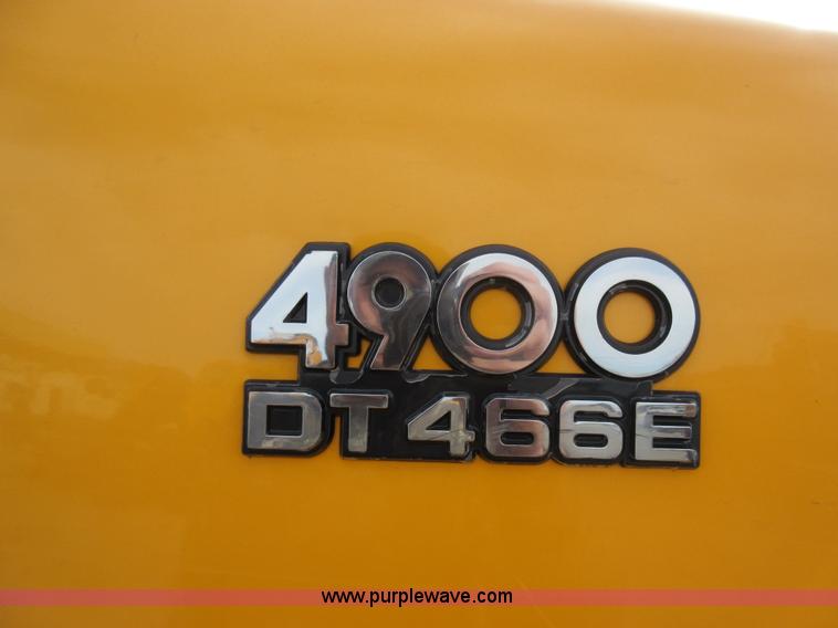 image for item K5255 2002 International 4900 dump truck