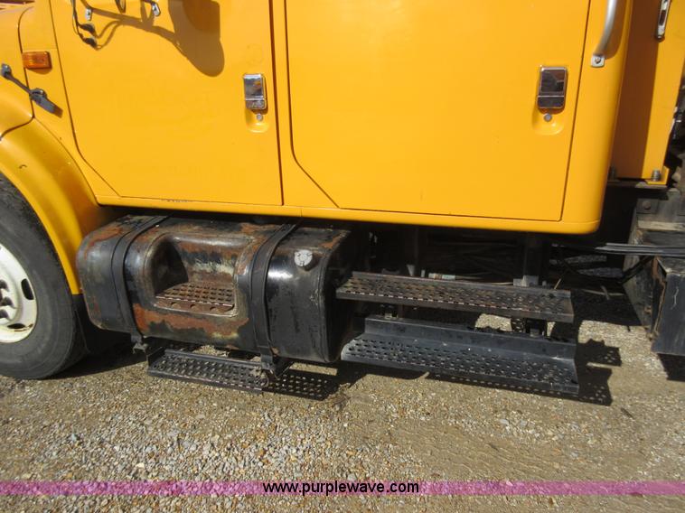 image for item K5255 2002 International 4900 dump truck