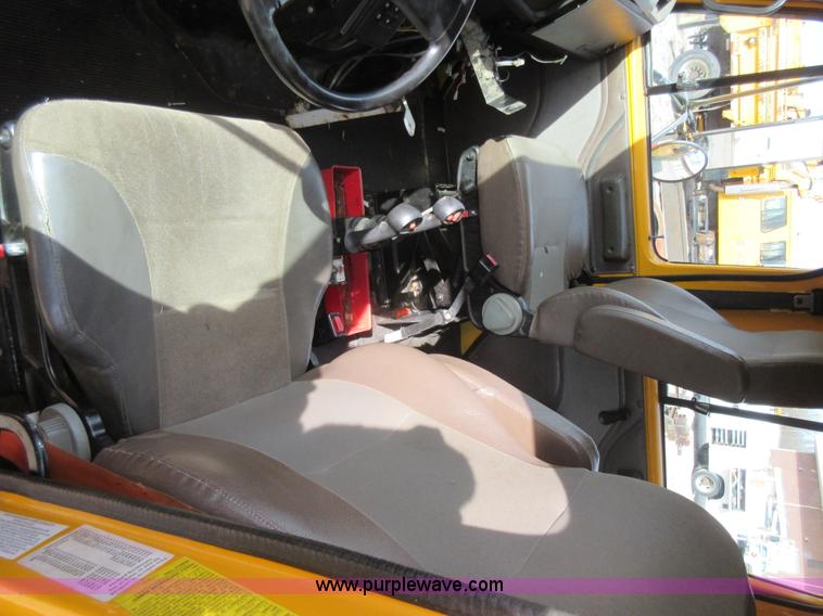 image for item K5255 2002 International 4900 dump truck