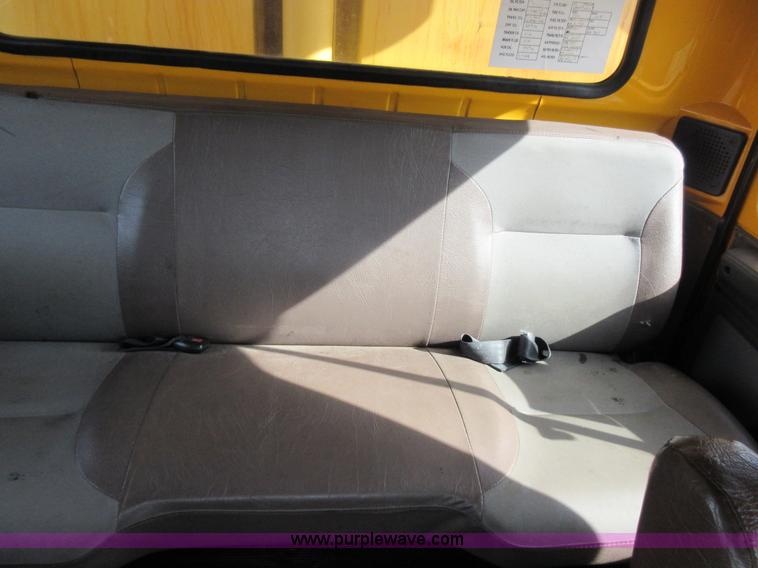 image for item K5255 2002 International 4900 dump truck