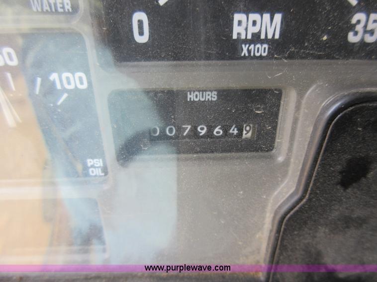 image for item K5255 2002 International 4900 dump truck