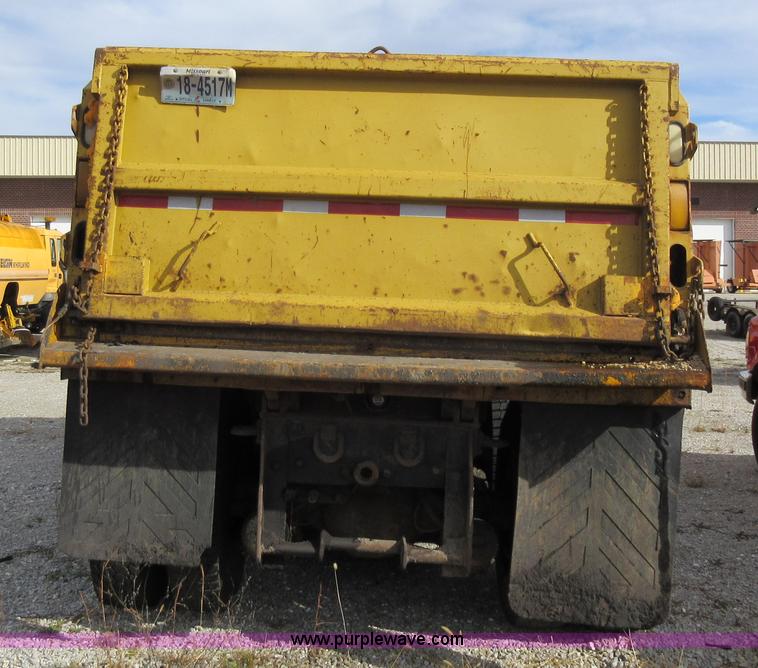 image for item K5258 1999 International 4900 dump truck