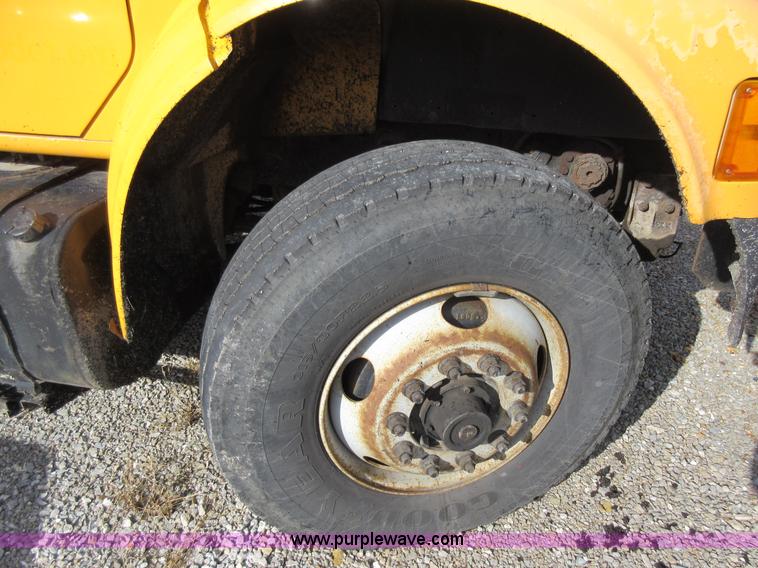 image for item K5258 1999 International 4900 dump truck