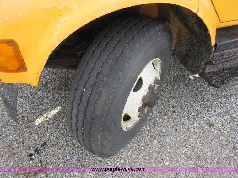 image for item K5258 1999 International 4900 dump truck